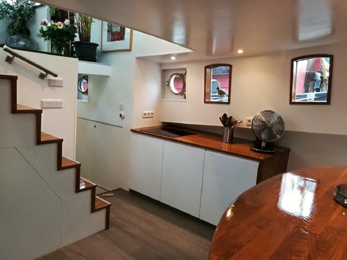 Houseboat Rose Apartment อัมสเตอร์ดัม ภายนอก รูปภาพ