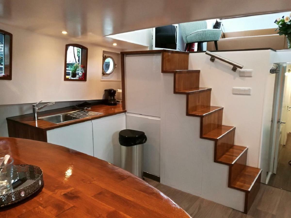 Houseboat Rose Apartment อัมสเตอร์ดัม ภายนอก รูปภาพ