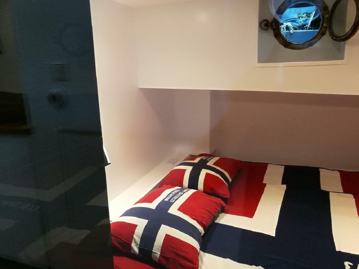 Houseboat Rose Apartment อัมสเตอร์ดัม ภายนอก รูปภาพ